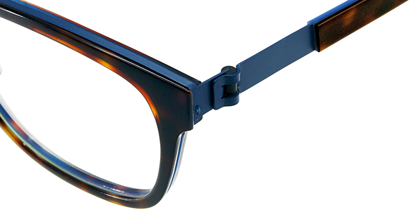 Close-up of Free Form Eyewear™ FFA984 titanium eyeglasses in green with screwless hinge and full-rim frame. Lightweight 14g German design for men and women.